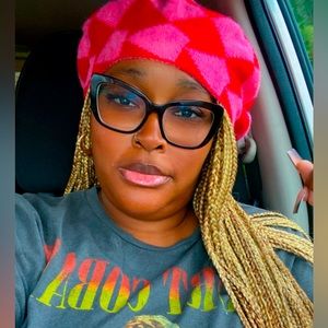 Meet your Posher, Cherae